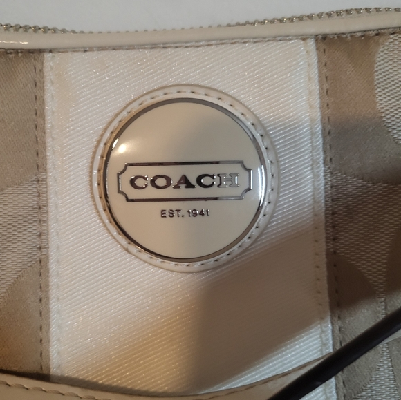 NWOT COACH CROSSBODY - Picture 2 of 5